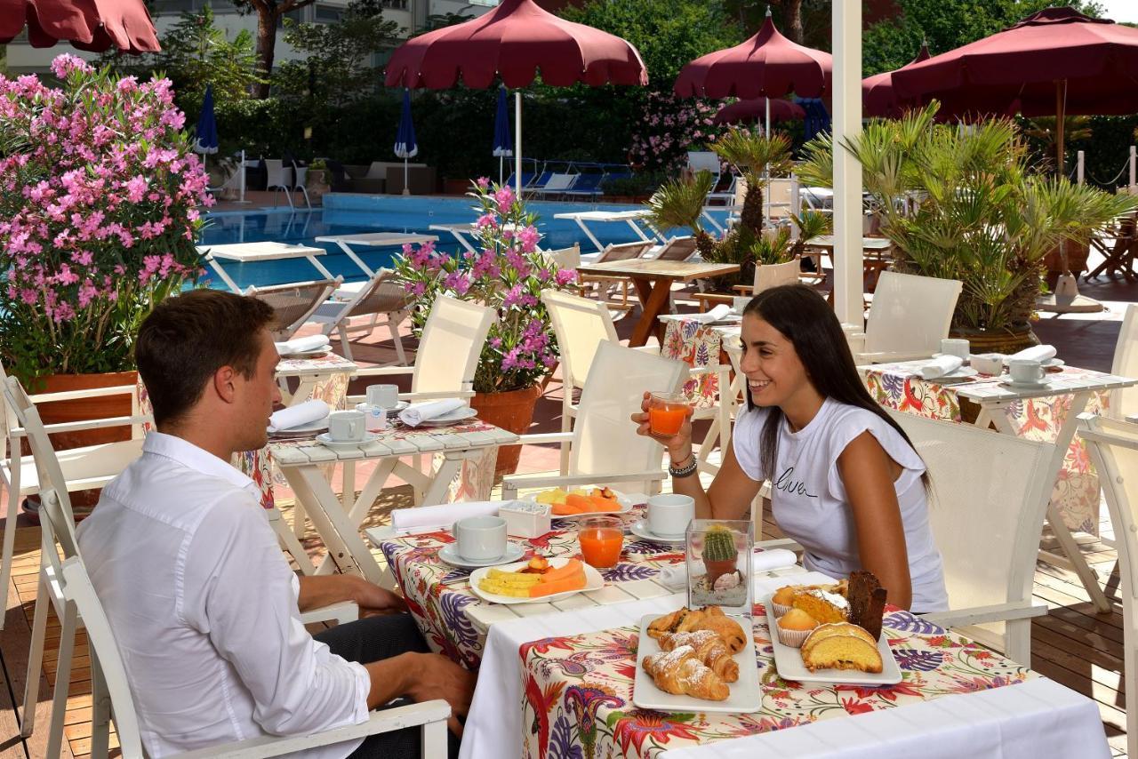 Unahotels Imperial Sport Hotel Pesaro Ngoại thất bức ảnh