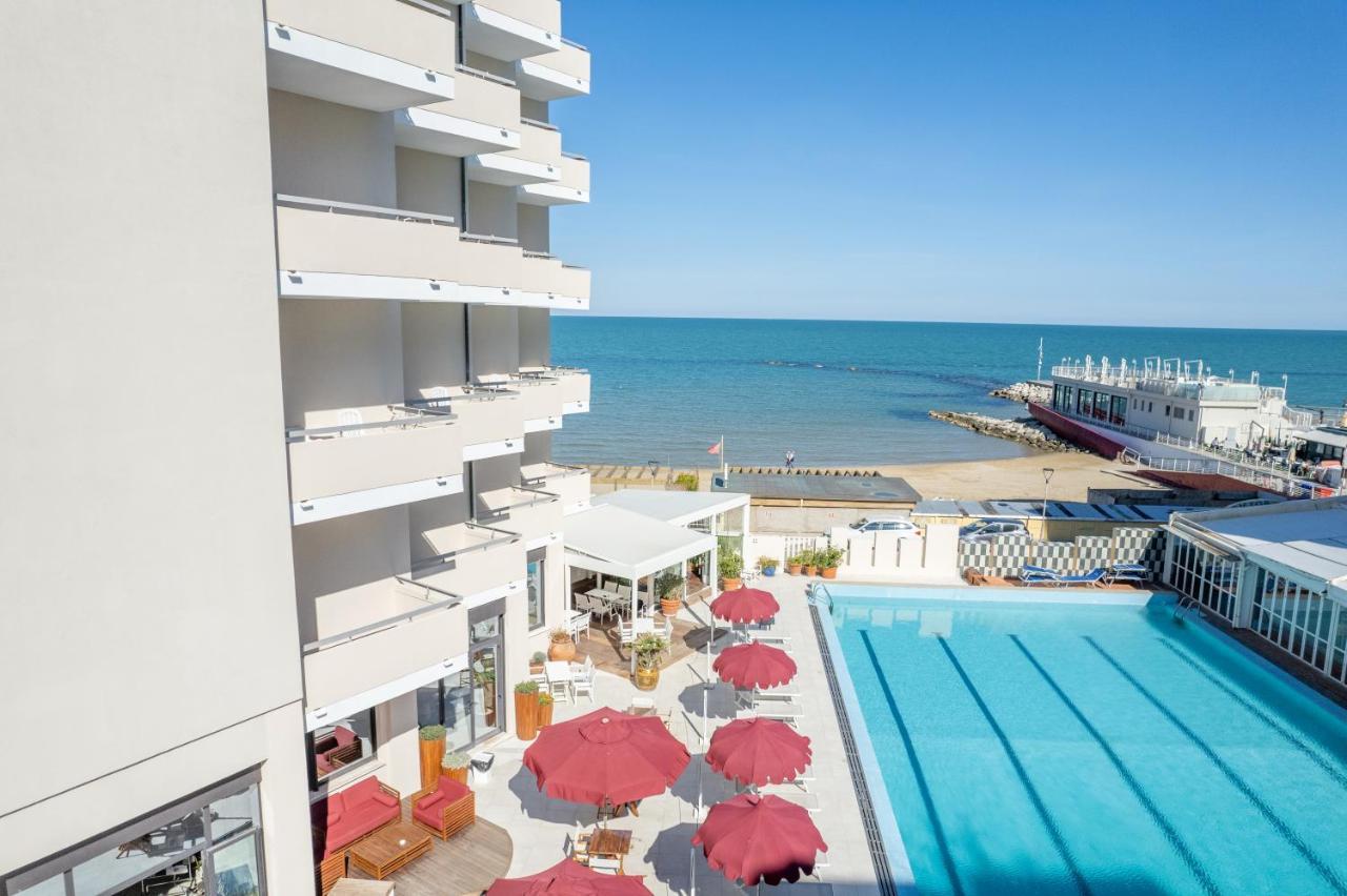 Unahotels Imperial Sport Hotel Pesaro Ngoại thất bức ảnh