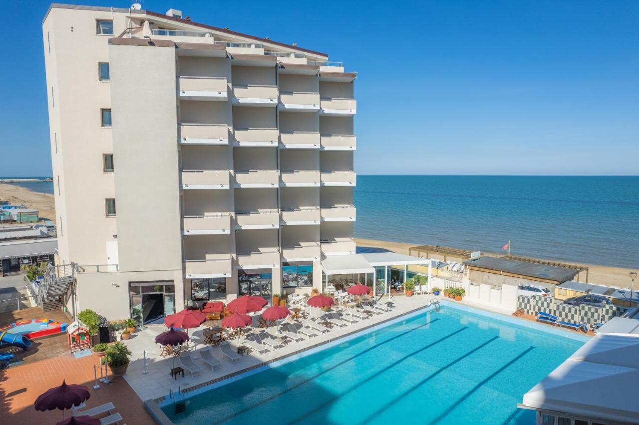 Unahotels Imperial Sport Hotel Pesaro Ngoại thất bức ảnh