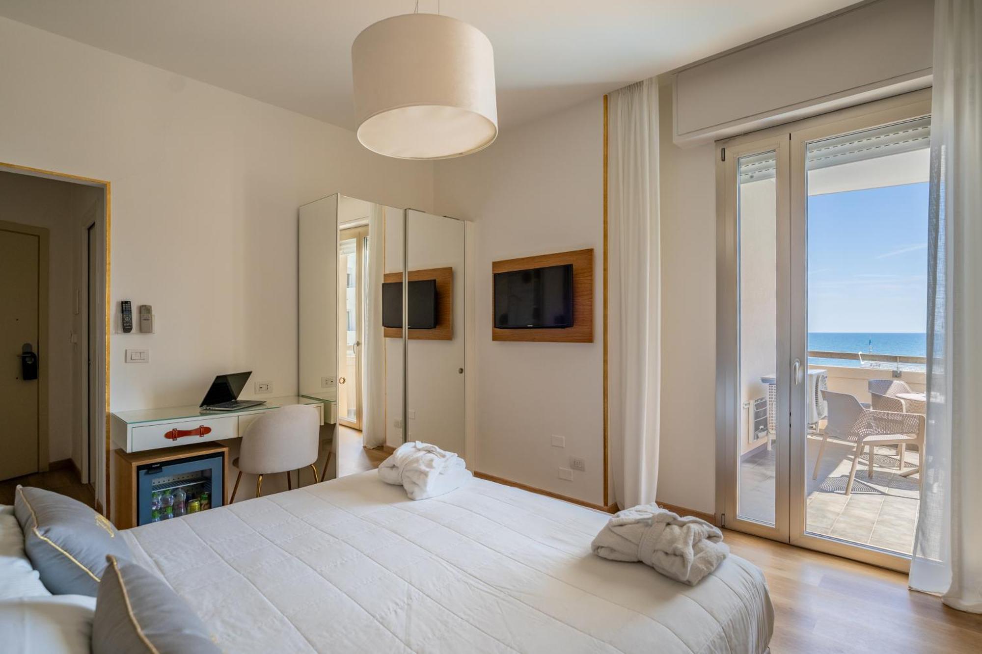 Unahotels Imperial Sport Hotel Pesaro Ngoại thất bức ảnh